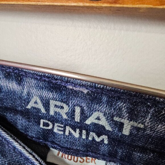 EUC LIKE NEW ARIAT DENIM TROUSER LIGHT WASH SIZE 31 L - Picture 11 of 15